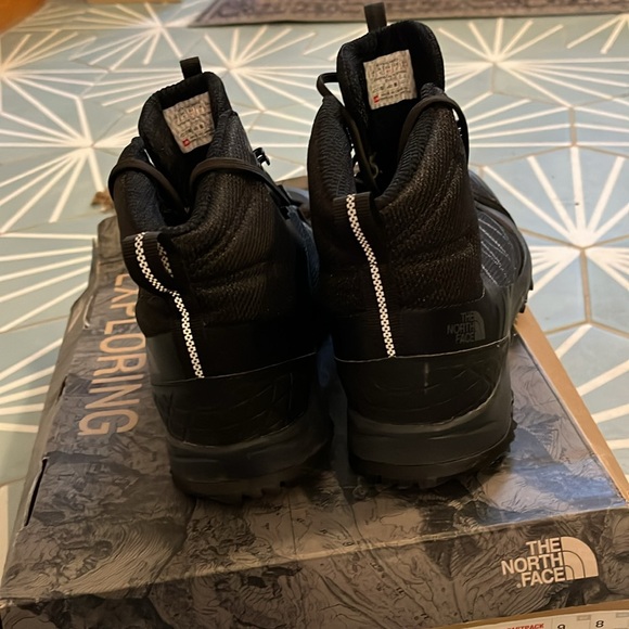 Black North Face Winter Boots. - Picture 4 of 6